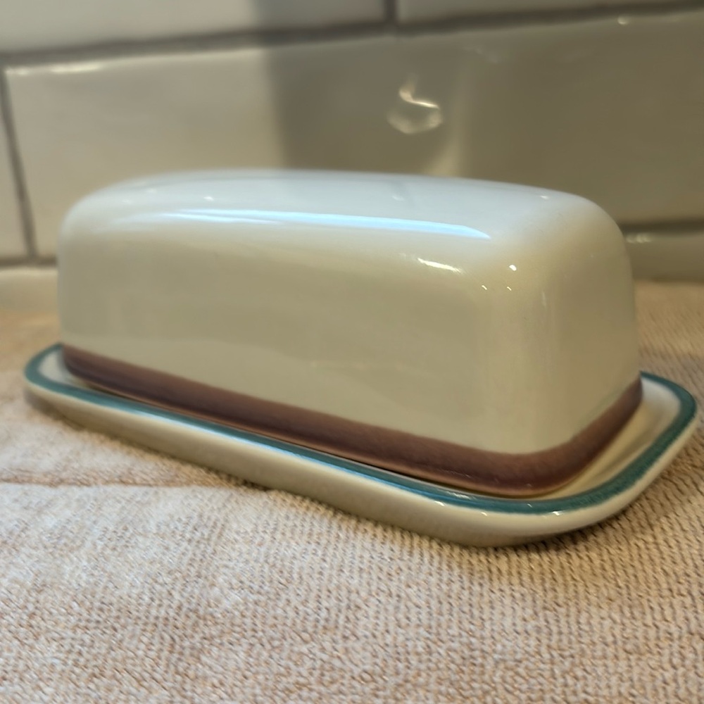 Pfaltzgraff Juniper Butter Dish
